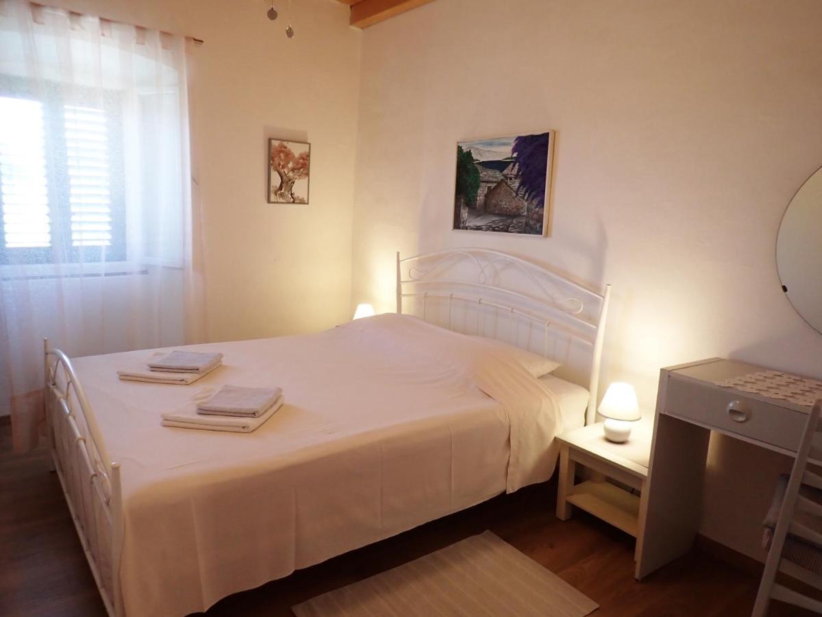 Pinta Apartments Lumbarda Ngoại thất bức ảnh